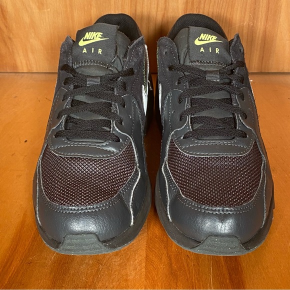 Womens 6 Youth 4.5 Nike Air Max Excee Athletic Shoes Black Green SEF1451 - Picture 2 of 8